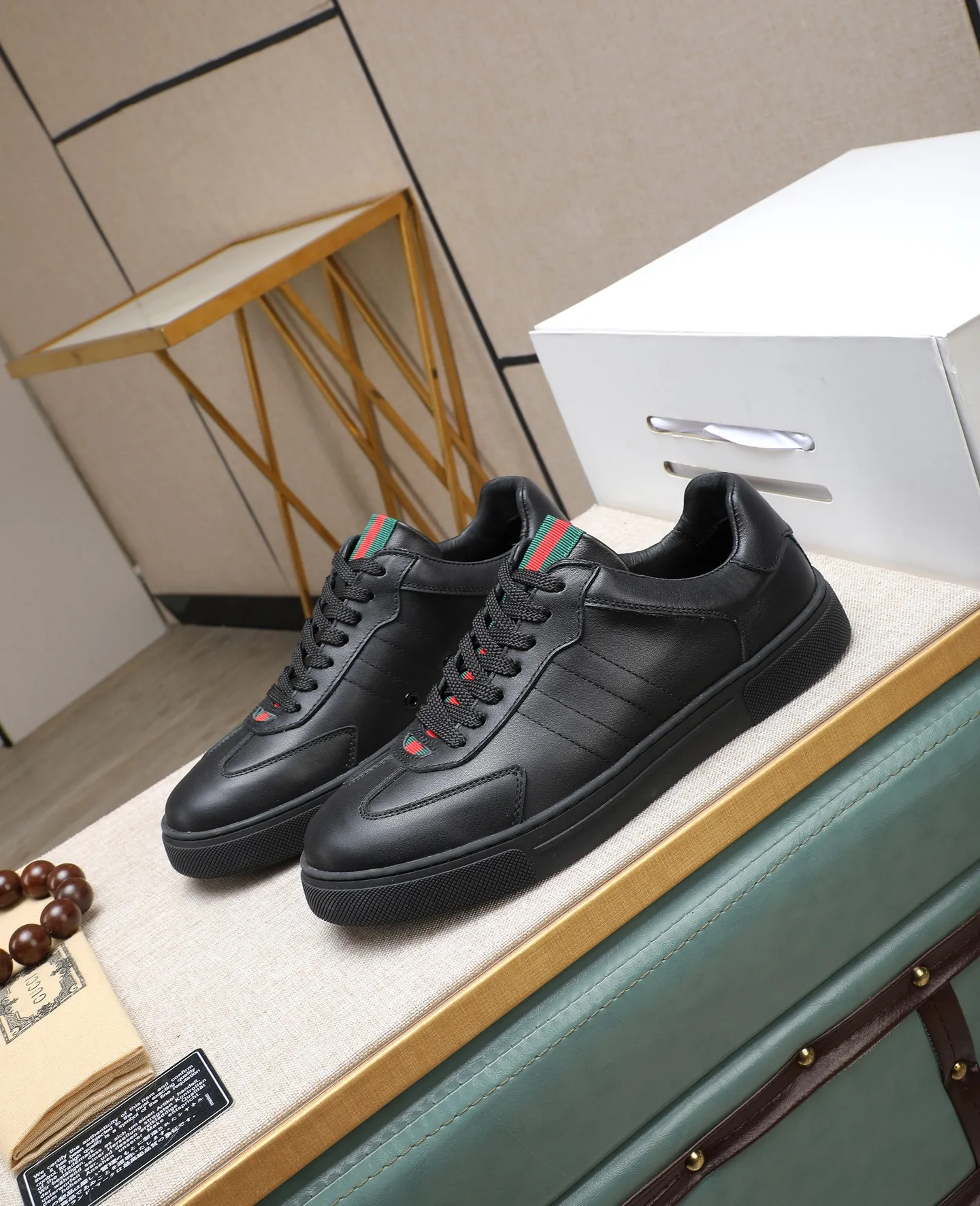 Men's shoes 💰420 GUCCI🔍🔍The latest model is available at the counter simultaneously. Original calfskin imported from Italy, genuine leather lining, (high-end, extravagant and classy) with exquisite workmanship. Sole: Original sole provided by the original factory. ⚠Exclusive double-layer movable molded sole is super comfortable⚠. Photographed in real life. 🎬The real thing is better. 🔍🔍"High quality·Follow the order" code number 38-44